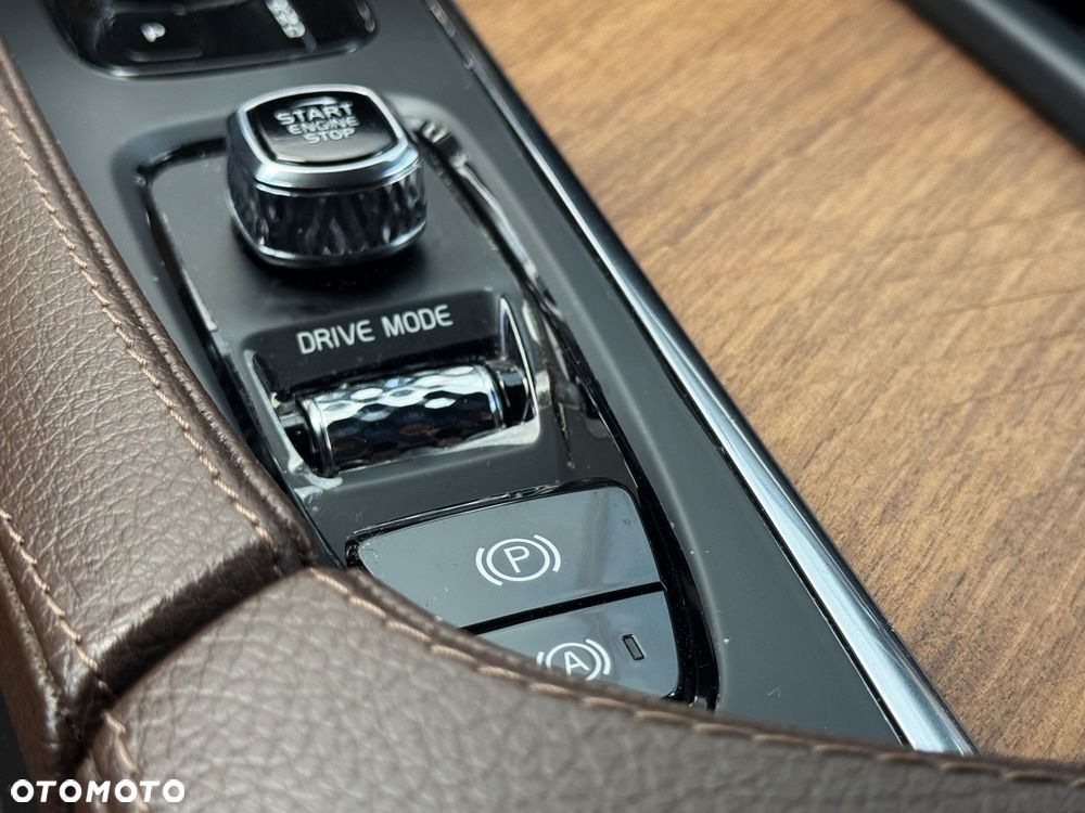 Volvo XC 90 - 21
