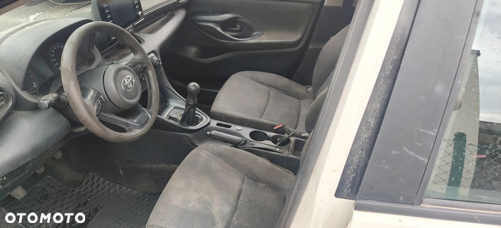 Toyota Yaris 1.0 Active - 12