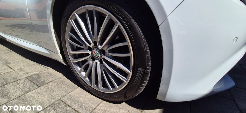 Alfa Romeo Giulia 2.2 D Turbo Super - 32