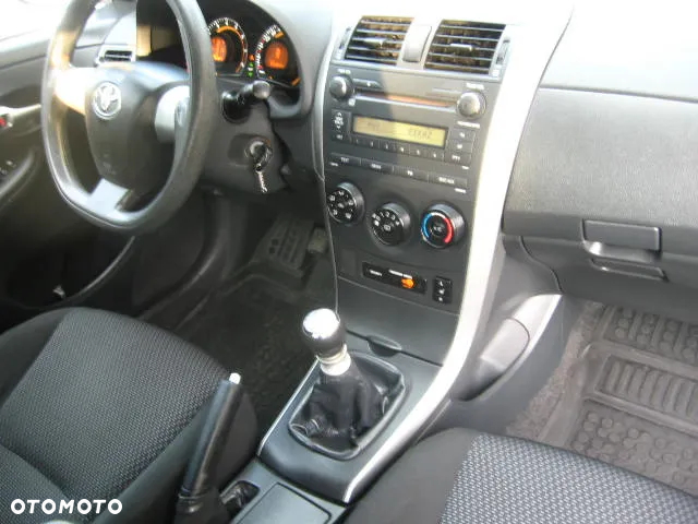 Toyota Corolla 1.6 Active - 16