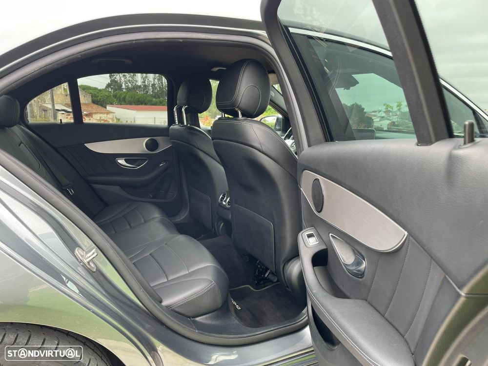 Mercedes-Benz C 300 e T 9G-TRONIC AMG Line - 12
