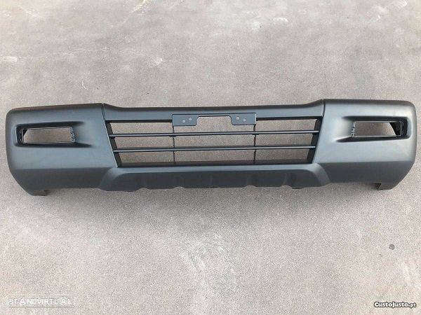 Para-choques frente Mitsubishi L200 anos 2001 até 2005 - 1