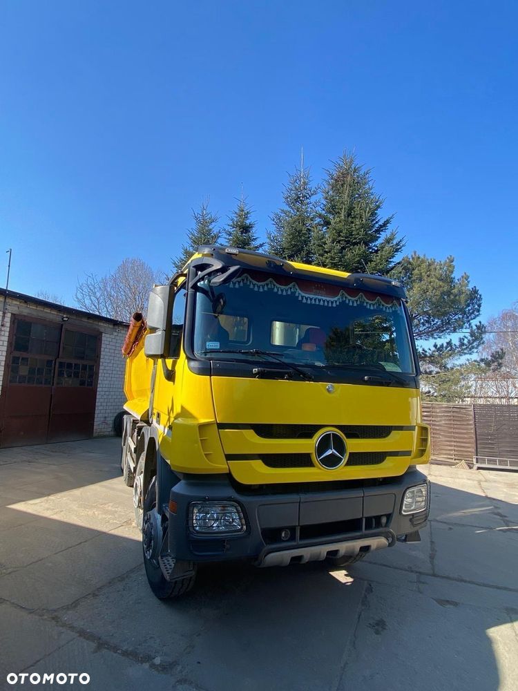 Mercedes-Benz Actros - 3