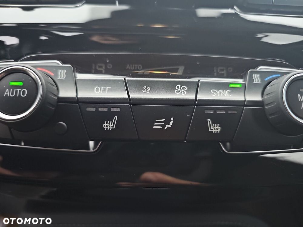 BMW X1 sDrive18i xLine - 38