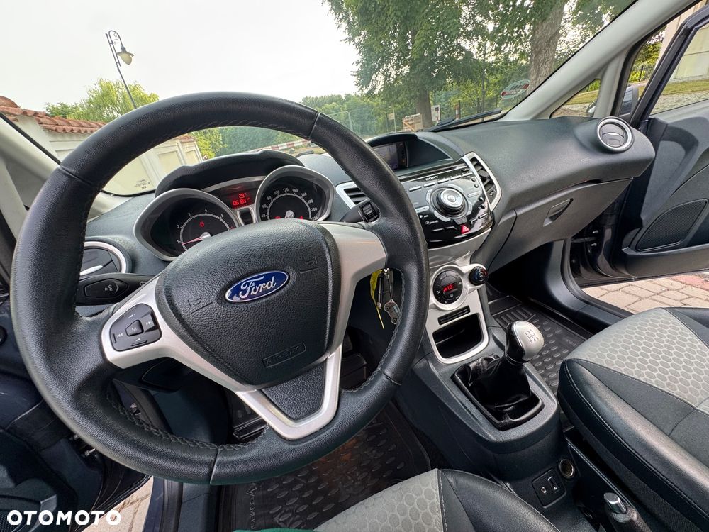 Ford Fiesta - 36