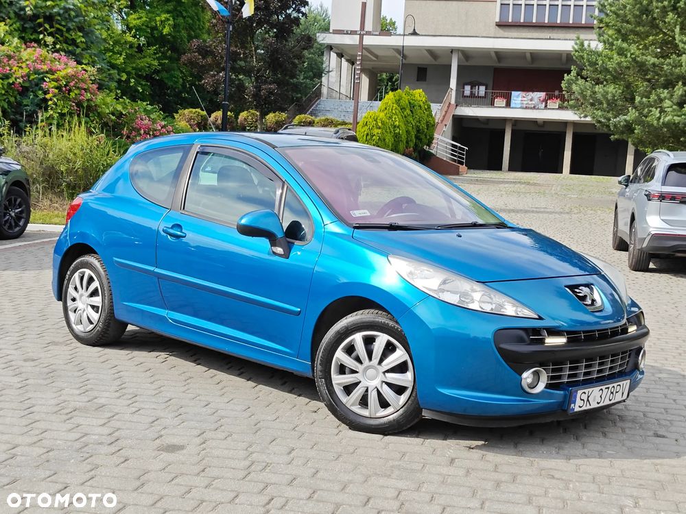 Peugeot 207 - 1