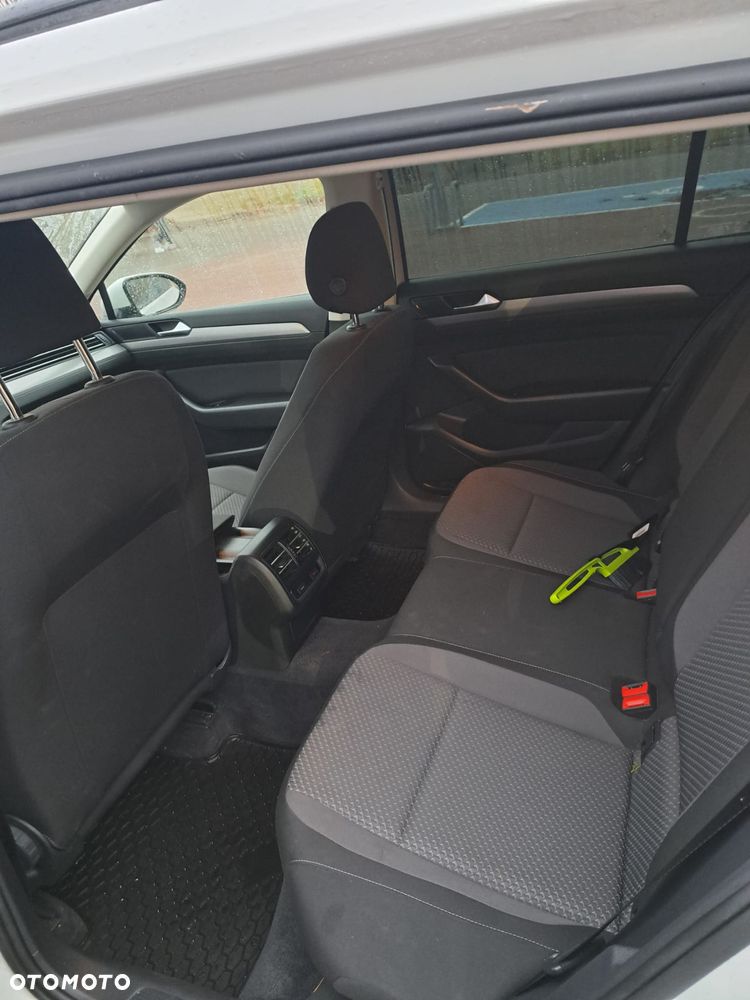 Volkswagen Passat 2.0 TDI SCR Comfortline DSG - 24