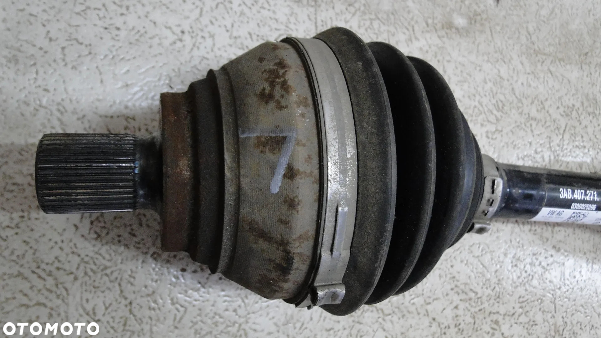 VW SCIROCCO PÓŁOŚ PÓŁOŚKA LEWA KRÓTKA 2.0TSI 08-17r - 2
