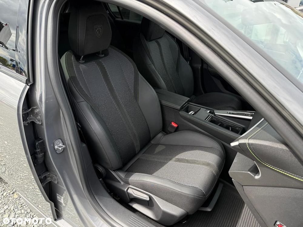 Peugeot 308 - 33