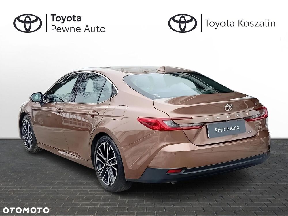 Toyota Camry - 2