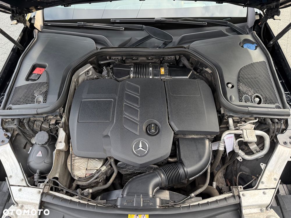 Mercedes-Benz Klasa E 220 d 4-Matic 9G-TRONIC - 14