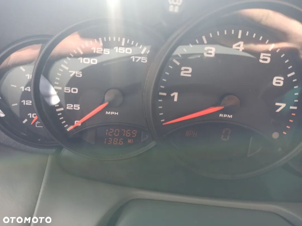 Porsche 911 Carrera - 7