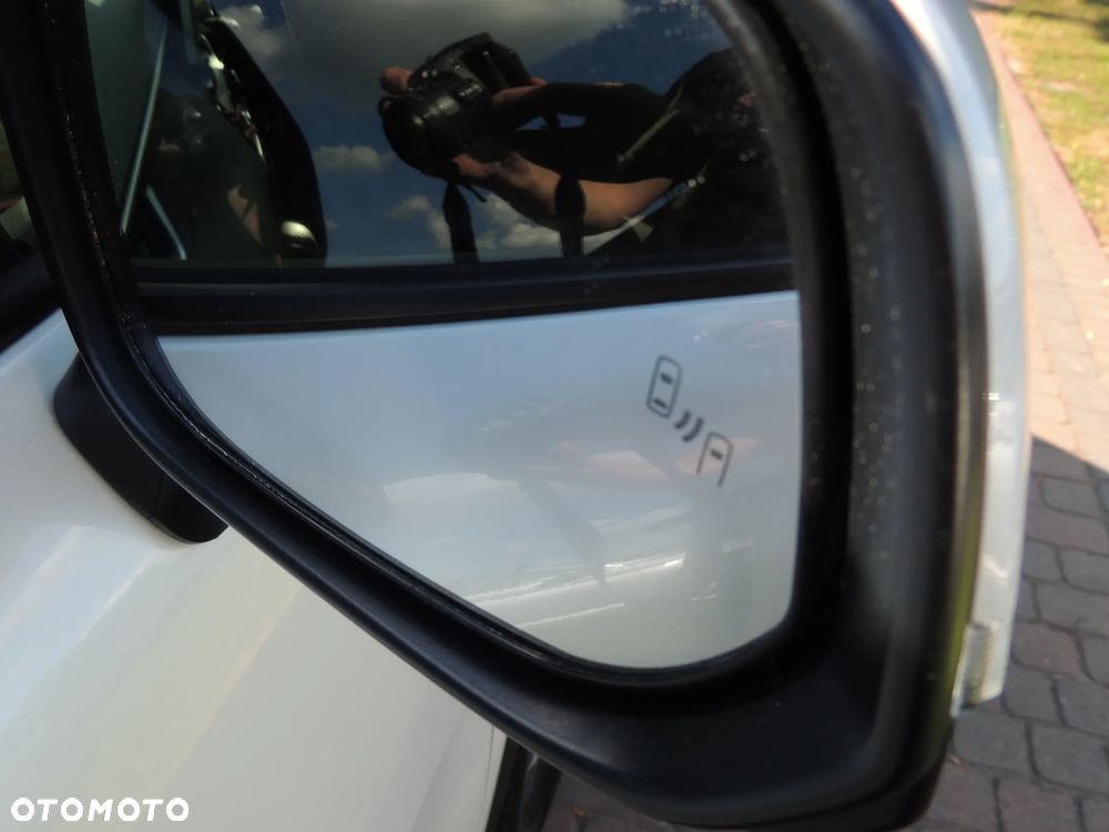 Toyota Corolla Cross 2.0 Hybrid Style - 22