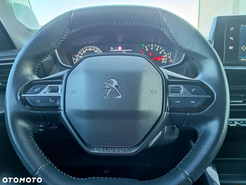 Peugeot 208 - 12