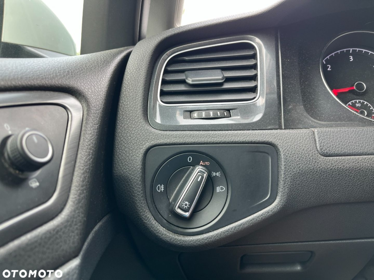 Volkswagen Golf - 17
