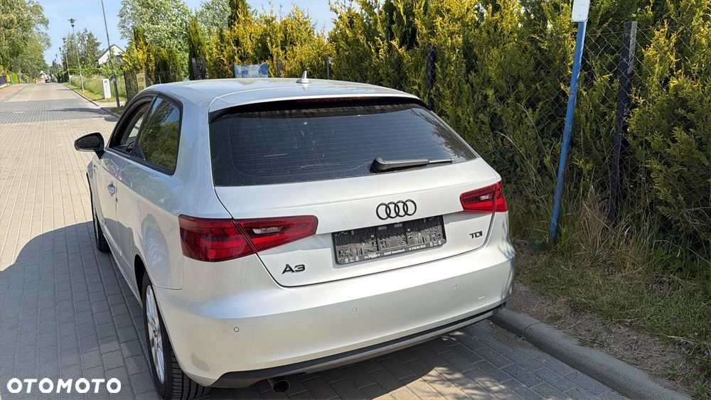 Audi A3 3-drzwiowe 1.6 TDI DPF Ambition S tronic - 10