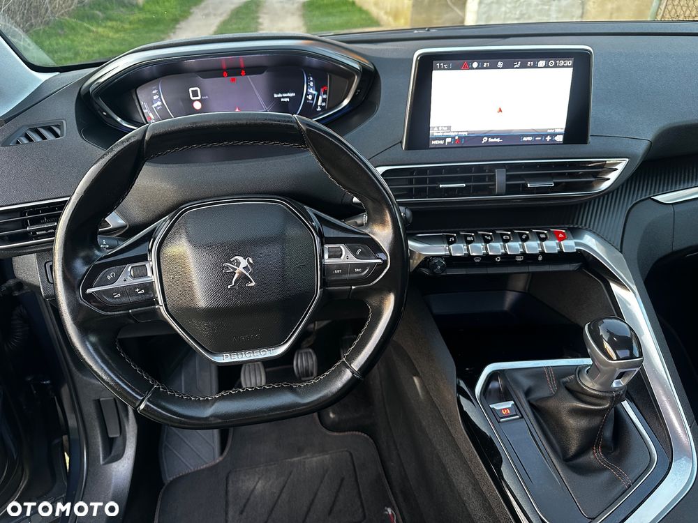 Peugeot 5008 PureTech 130 Allure - 24
