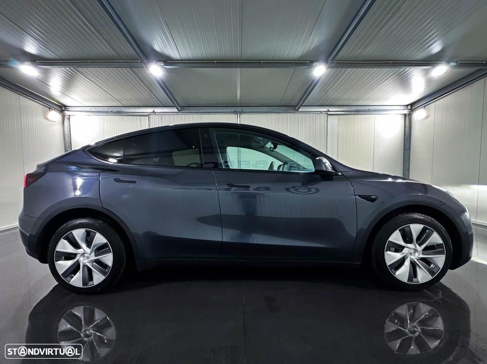 Tesla Model Y Long Range Dual Motor AWD - 12