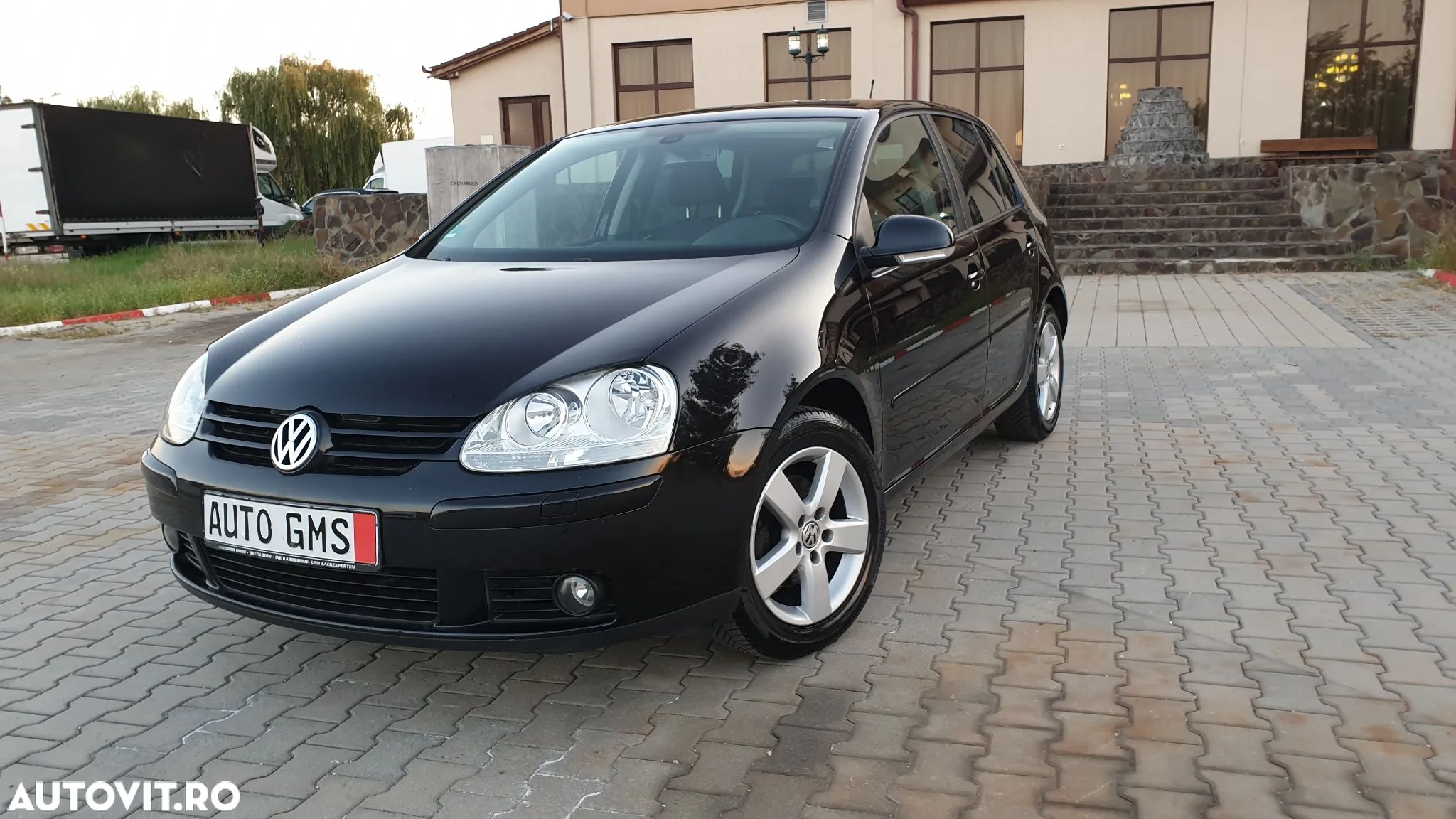 Volkswagen Golf 1.9 TDI DPF United BlueMotion - 1