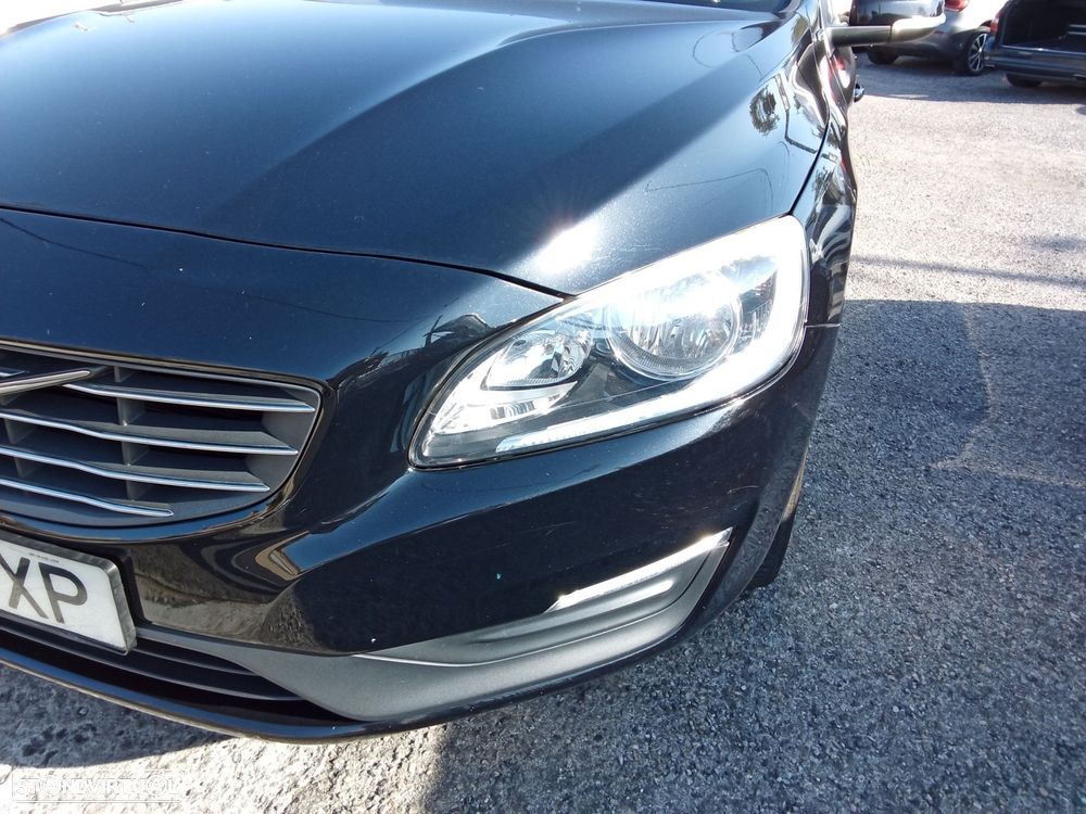 Volvo V60 2.4 D6 Momentum AWD Phev - 8