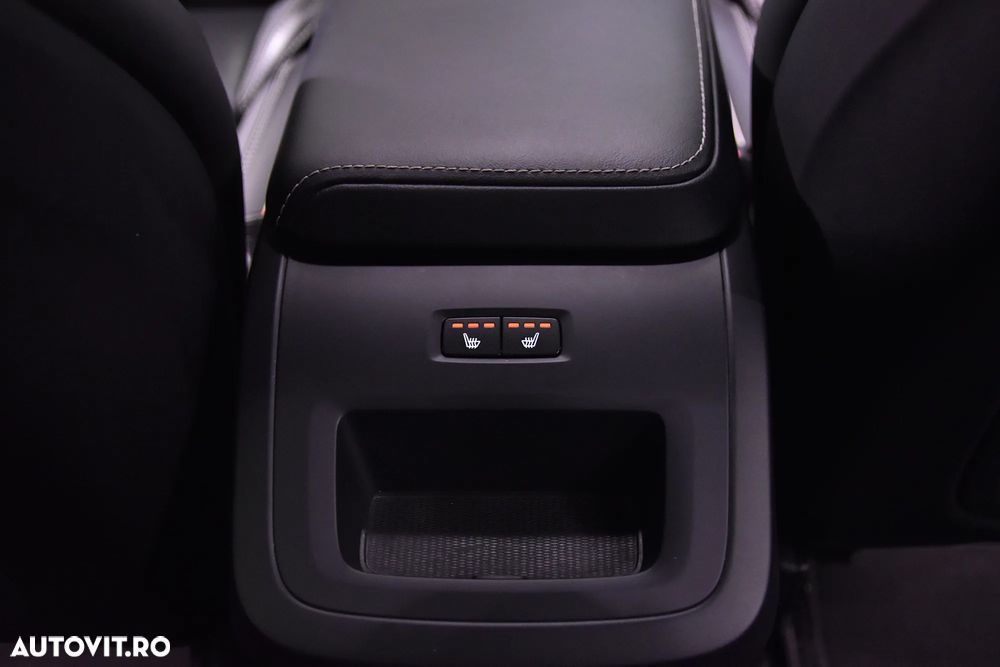 Volvo XC 60 B4 MHEV AT8 FWD Momentum - 22