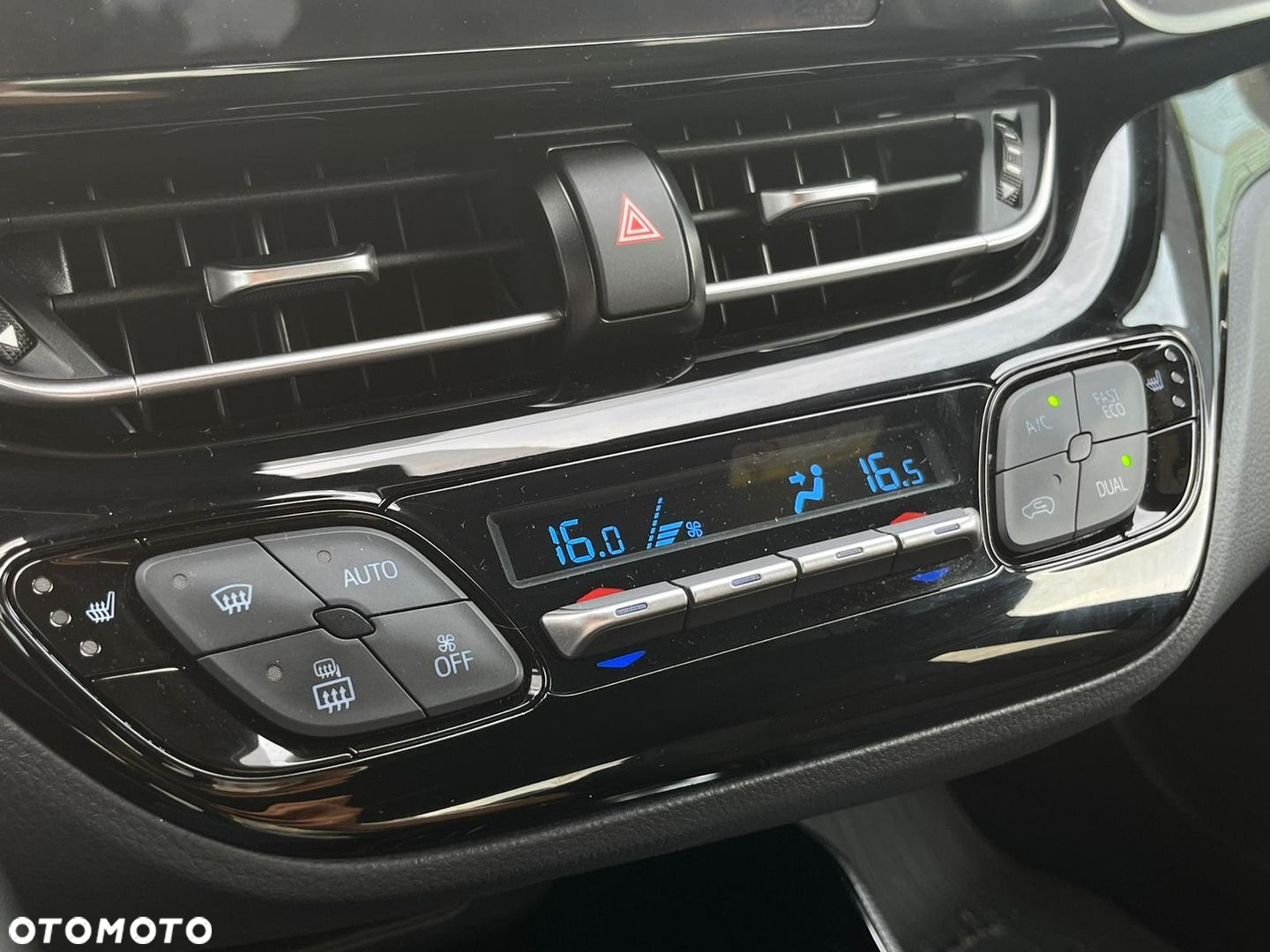 Toyota C-HR - 18
