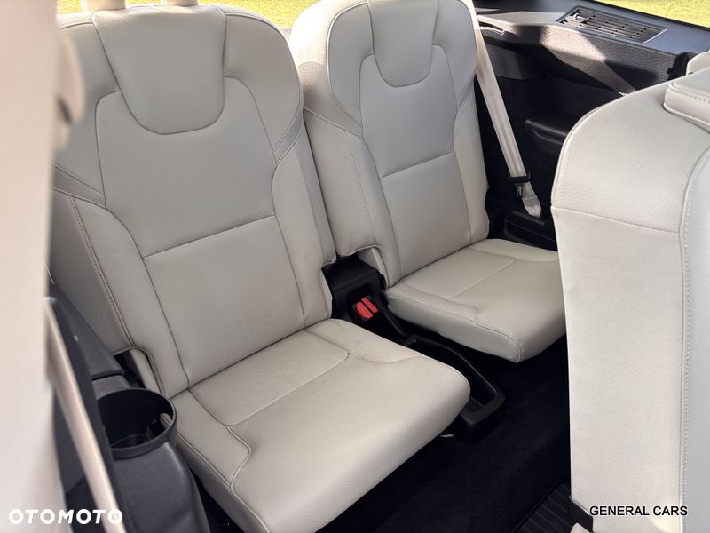 Volvo XC 90 T6 AWD Momentum 7os - 22