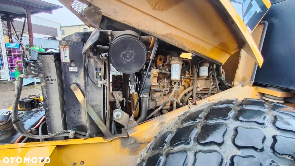 Caterpillar CS-563E - 5