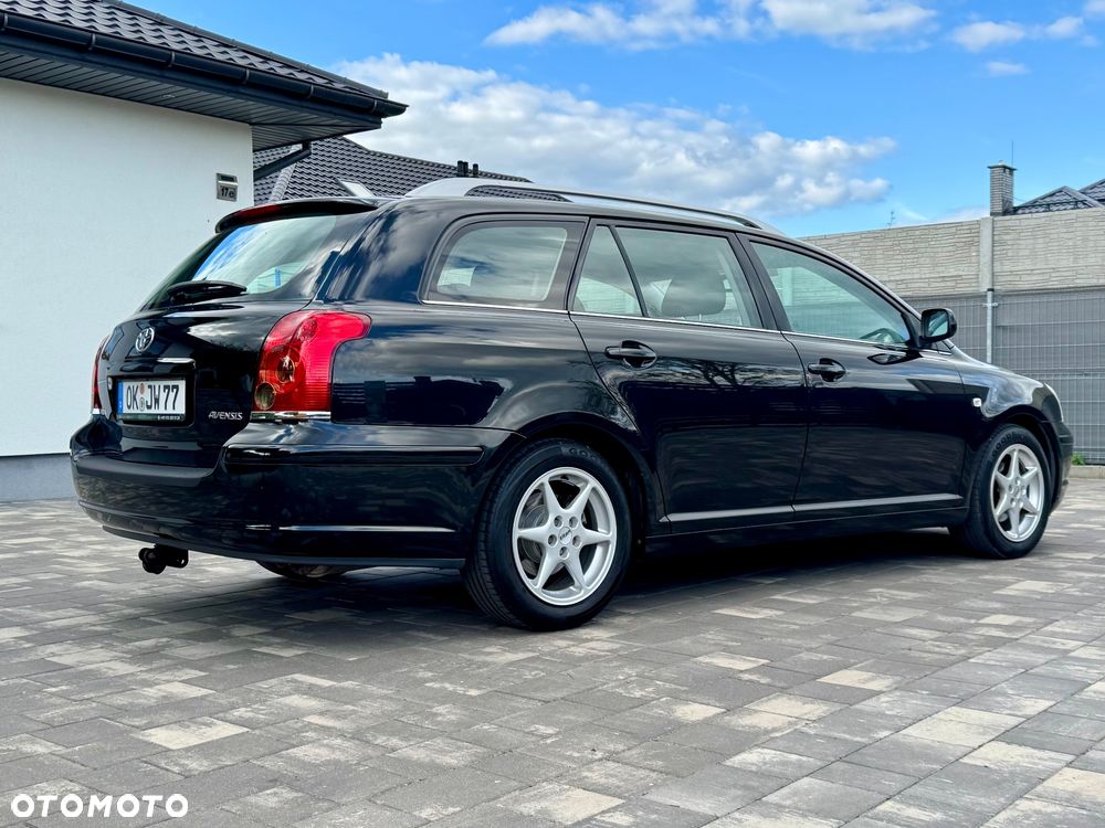 Toyota Avensis - 4