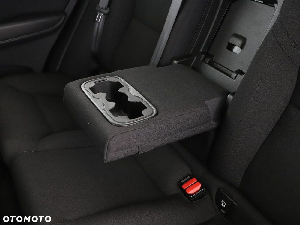 Volvo XC 60 B4 D AWD Momentum - 38