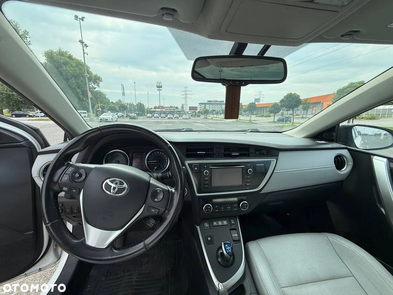 Toyota Auris Hybrid 135 Prestige - 9