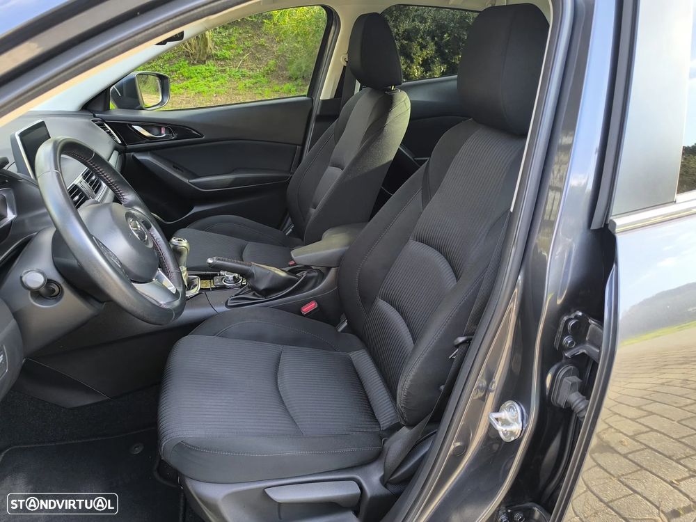 Mazda 3 Hatchback - 10