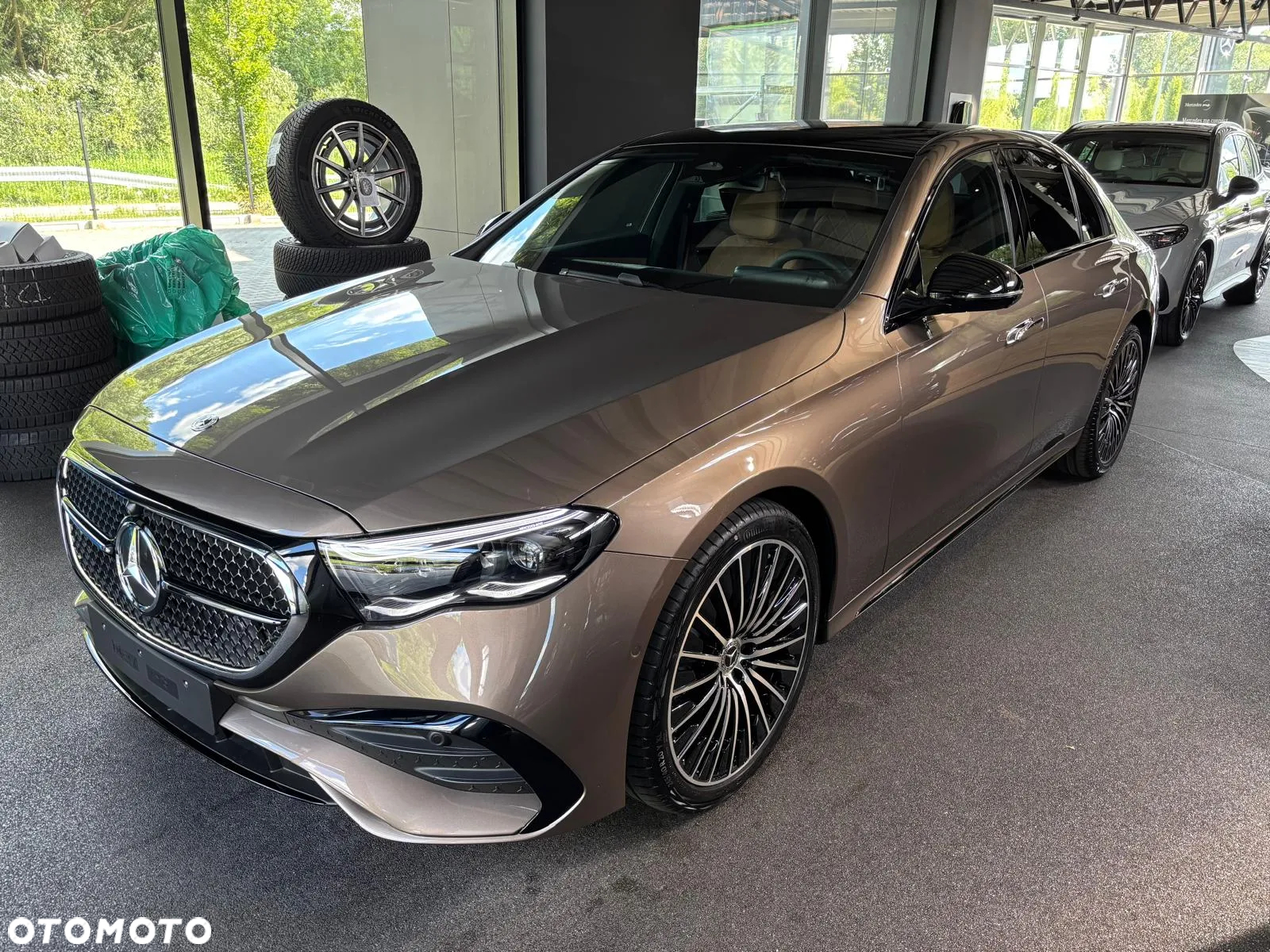 Mercedes-Benz Klasa E 200 4-Matic AMG - 2