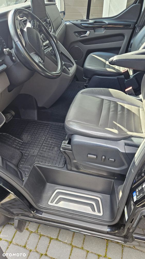 Ford Tourneo Custom - 15