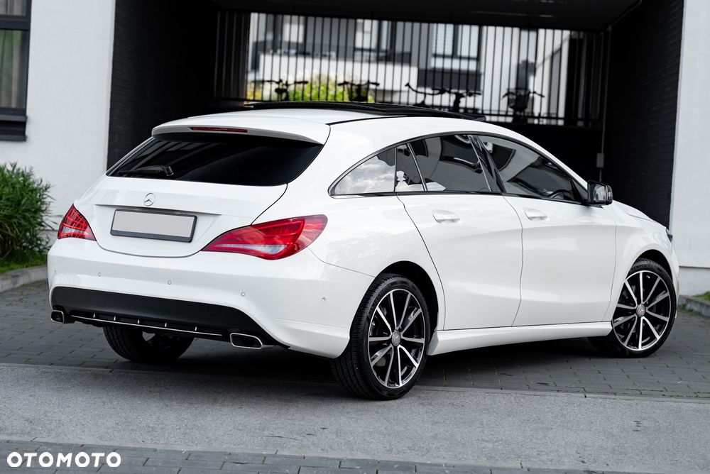 Mercedes-Benz CLA Shooting Brake 200 7G-DCT AMG Line - 14