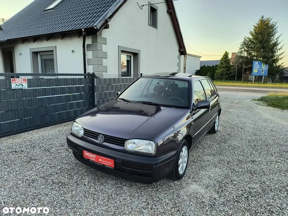 Volkswagen Golf - 1