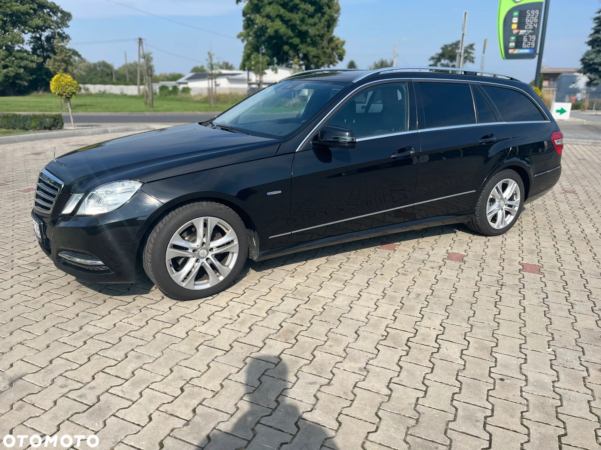 Mercedes-Benz Klasa E 220 T CDI DPF BlueEFFICIENCY Automatik Avantgarde - 11