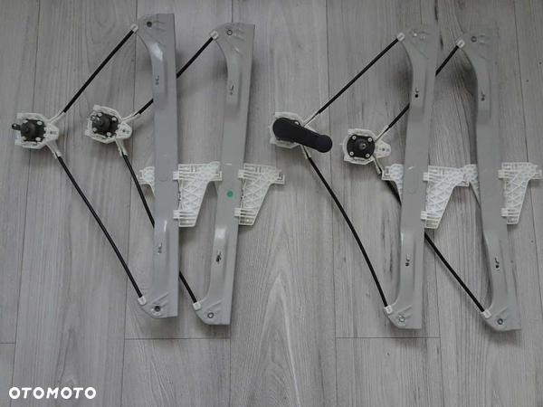 VW Fox Podnośnik Mechanizm Szyby Przód Prawy Ręczny na korbkę (1b2)