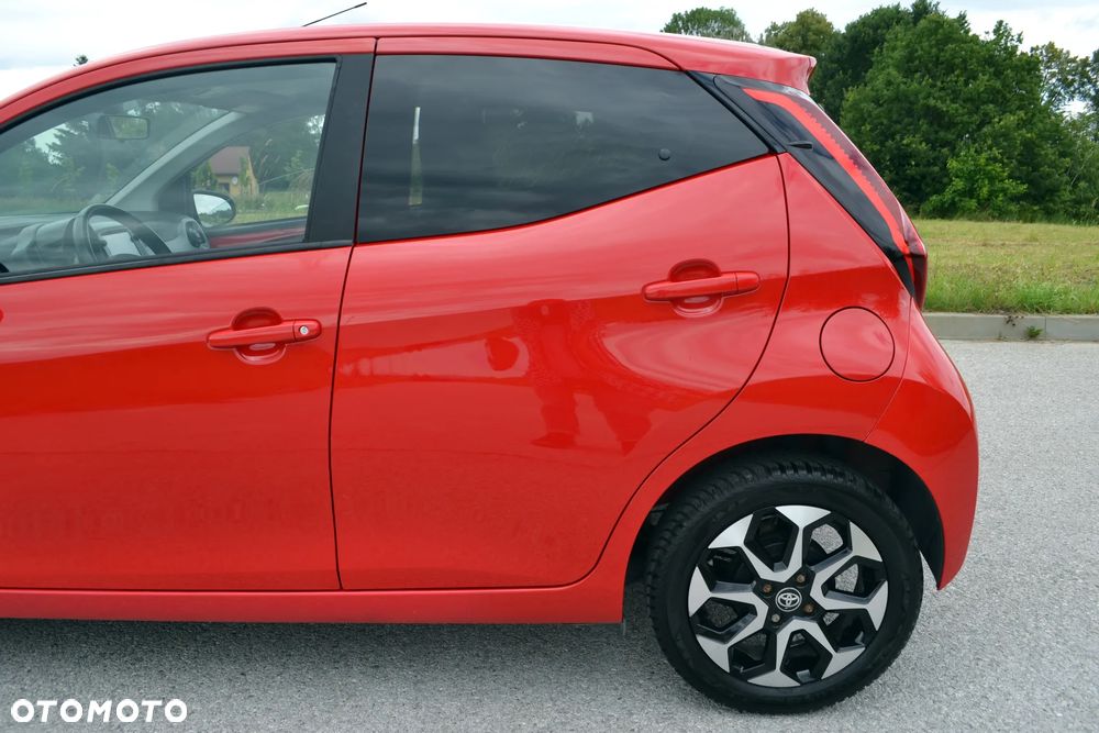 Toyota Aygo x.shift x-play connect - 11