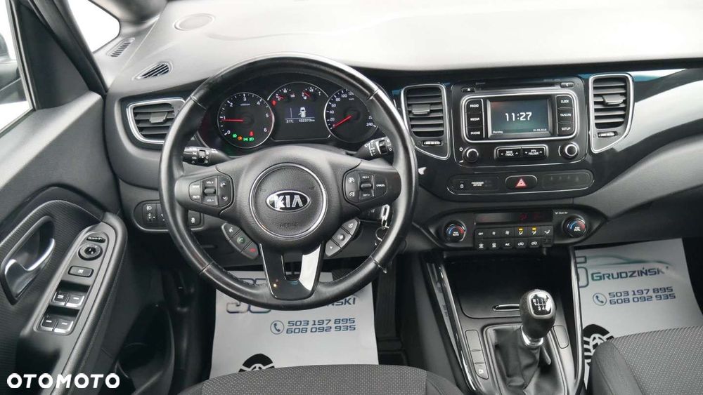 Kia Carens - 8