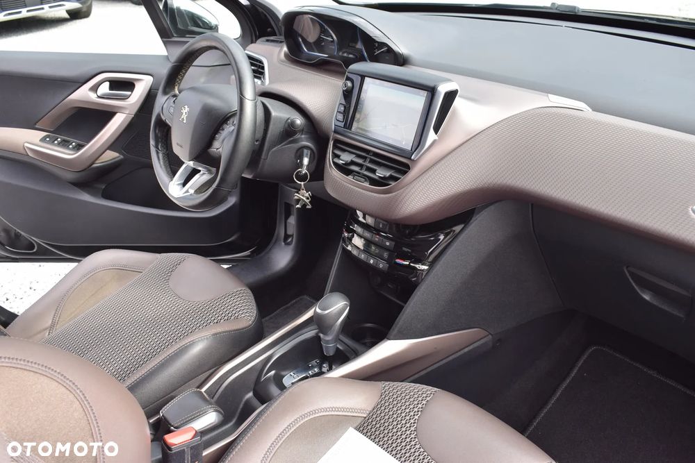 Peugeot 2008 PureTech 110 Stop&Start EAT6 Allure - 12