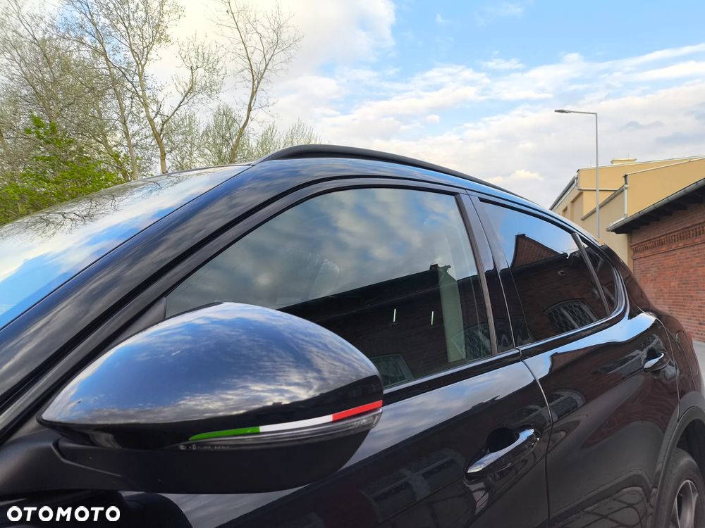 Alfa Romeo Stelvio 2.0 Turbo 16V AT8-Q4 Ti - 5