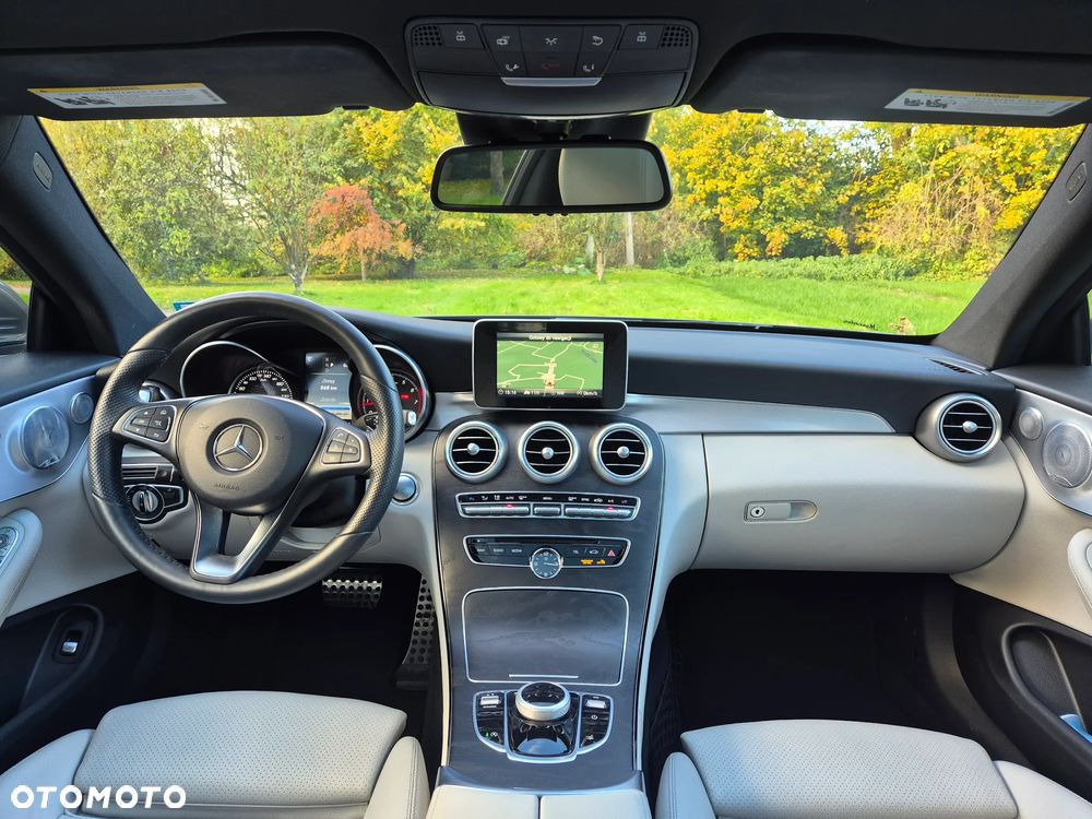 Mercedes-Benz Klasa C 300 9G-TRONIC AMG Line - 25