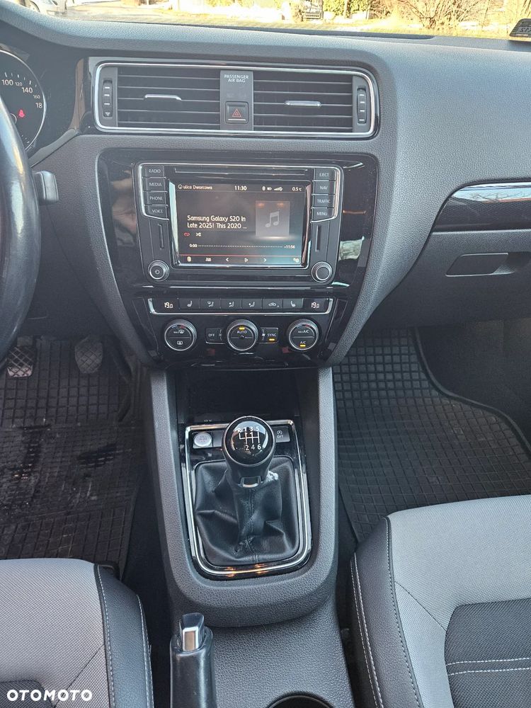 Volkswagen Jetta 1.4 TSI BMT Highline - 14