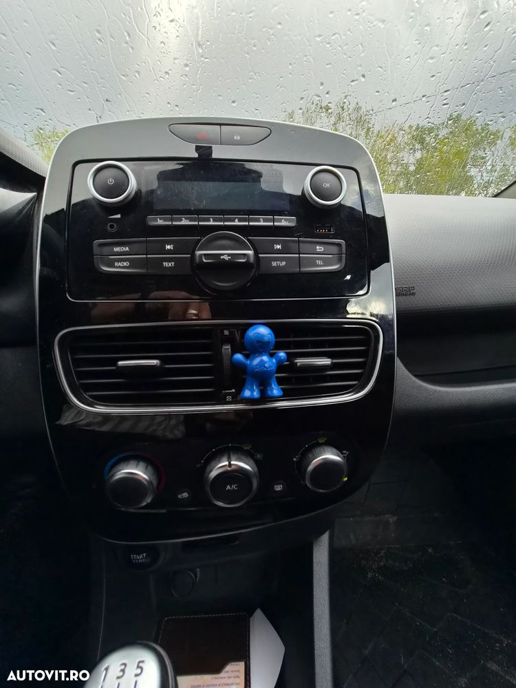 Renault Clio - 11