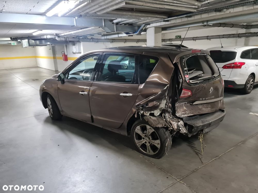 Renault Scenic 1.5 dCi Emotion - 14