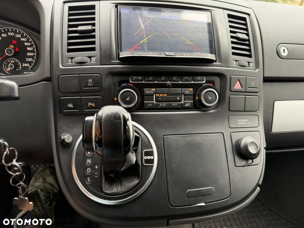 Volkswagen Multivan - 11