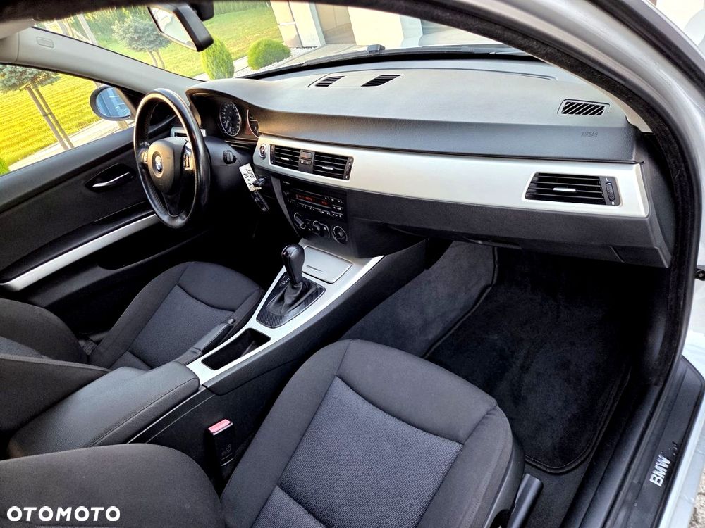 BMW Seria 3 - 18