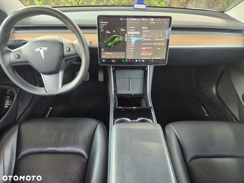 Tesla Model 3 - 6