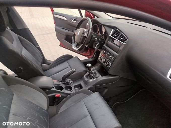 Citroën C4 VTi 120 90 Jahre - 11